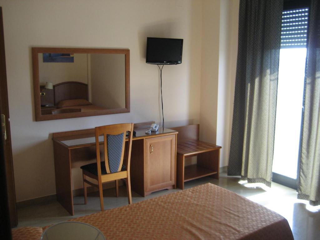 Campus Hotel Μπάρι Δωμάτιο φωτογραφία